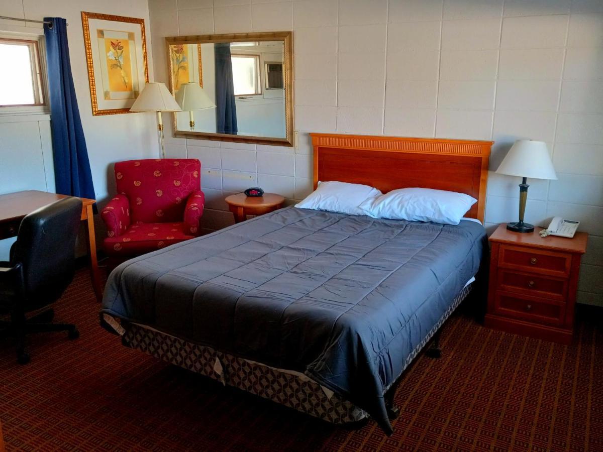 Chalet Inn Motel Dryden Buitenkant foto