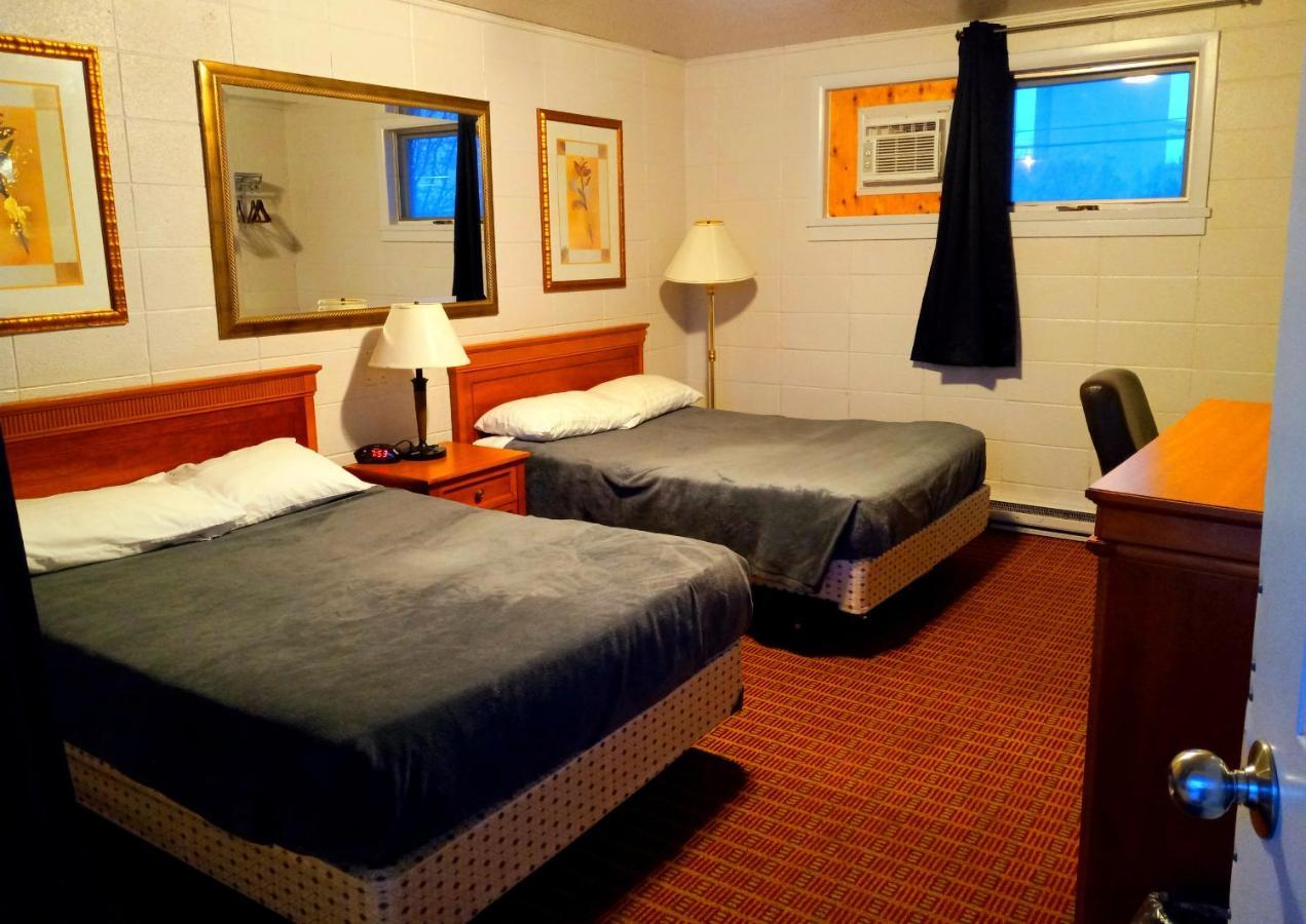 Chalet Inn Motel Dryden Buitenkant foto