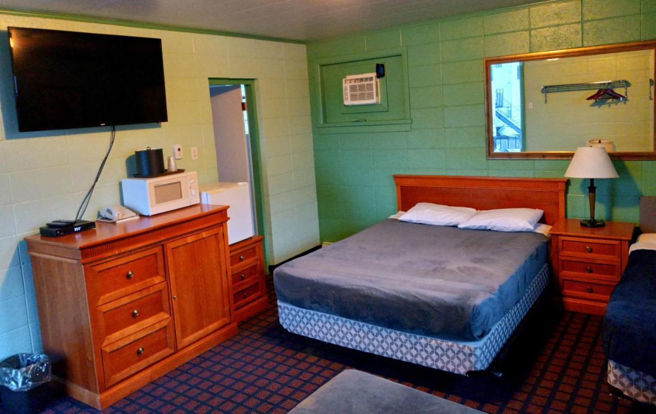 Chalet Inn Motel Dryden Buitenkant foto