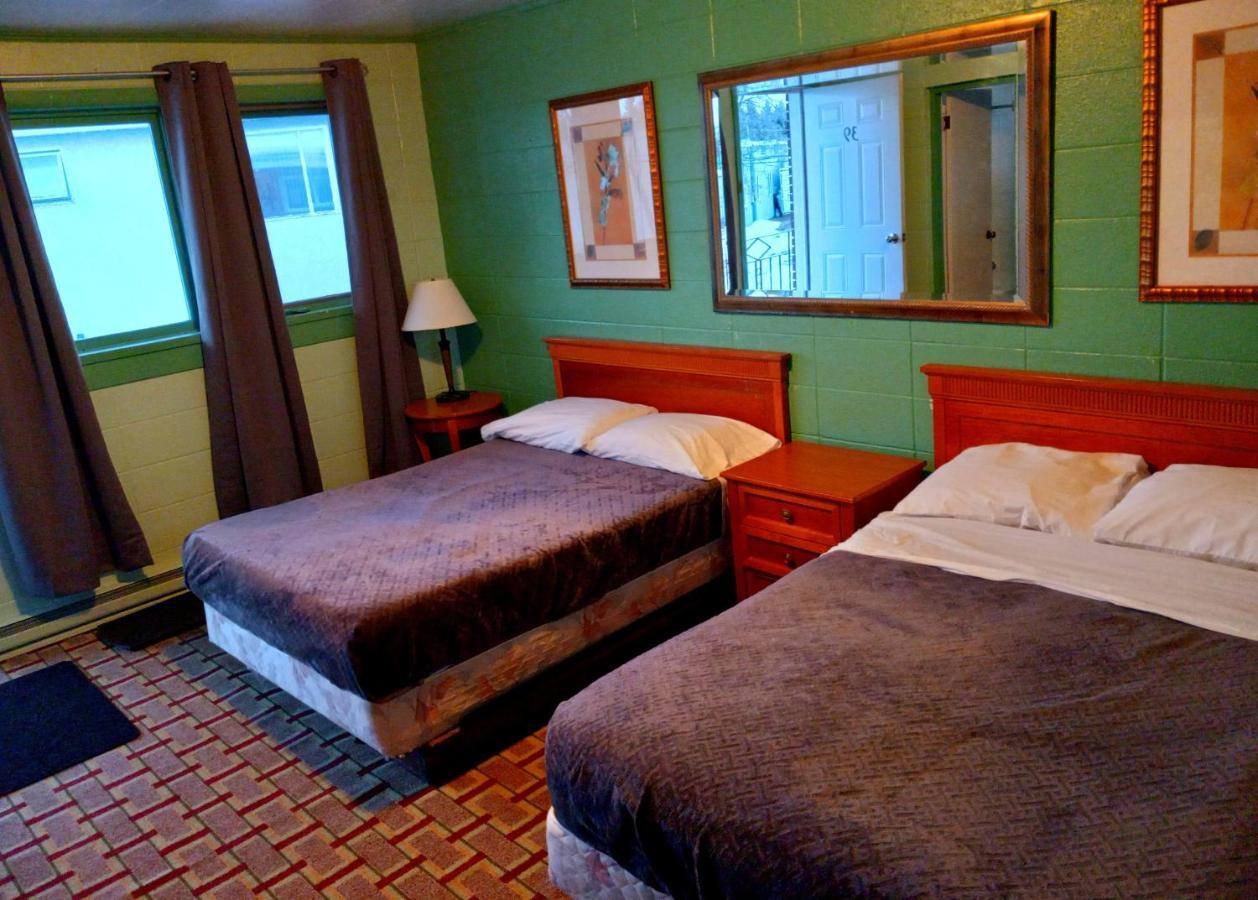 Chalet Inn Motel Dryden Buitenkant foto